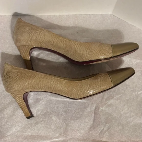 Amalfi by Rangoni Beige Khaki Croc Embossed Leather Pumps Size 9N Heels